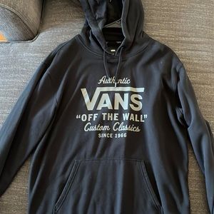Hoodie barely worn Size Large